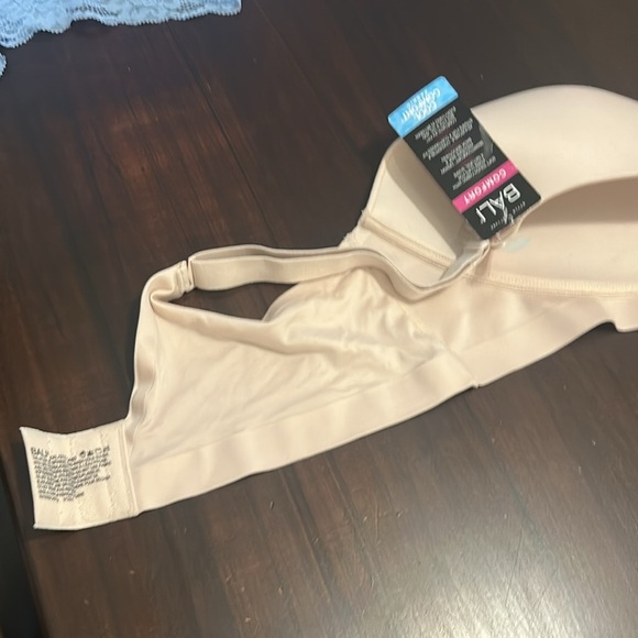 Bali Cool Comfort Beige Bra Size 3XL
Revolution Soft Touch Perfect WireFree Bra - Picture 7 of 11